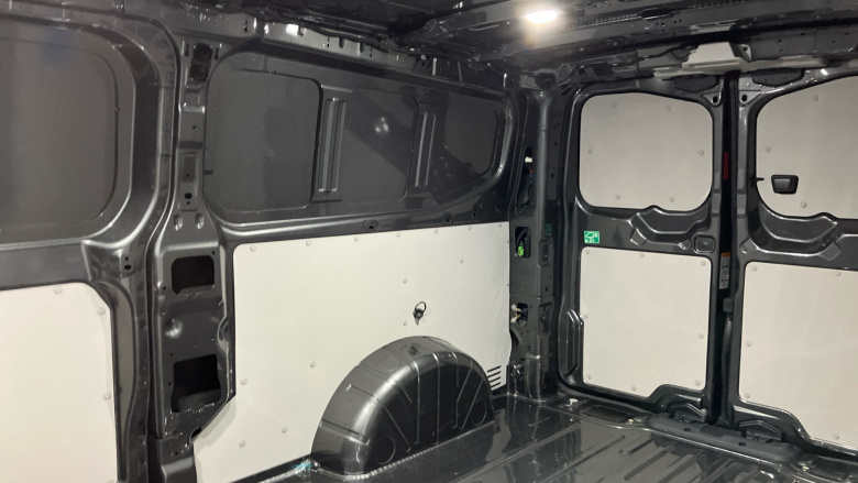 Volkswagen Transporter T32 Lwb Electric 100kW 65kWh Commerce Pro Van Auto